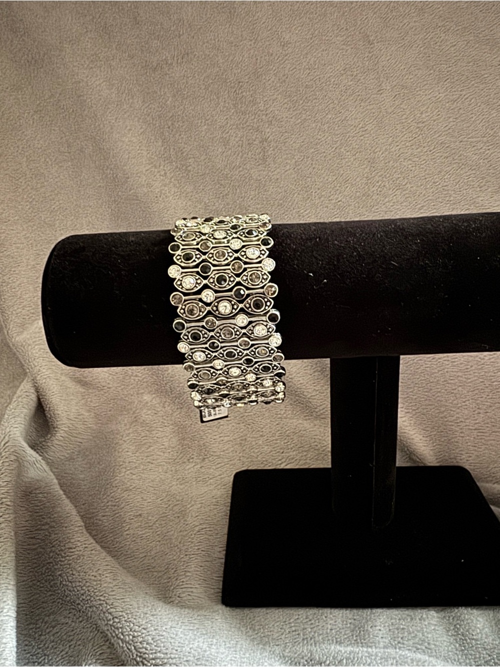 Jewelry Lady Stretch Bracelet Silver Tone With Clear Smoke & Black Crystals NWT